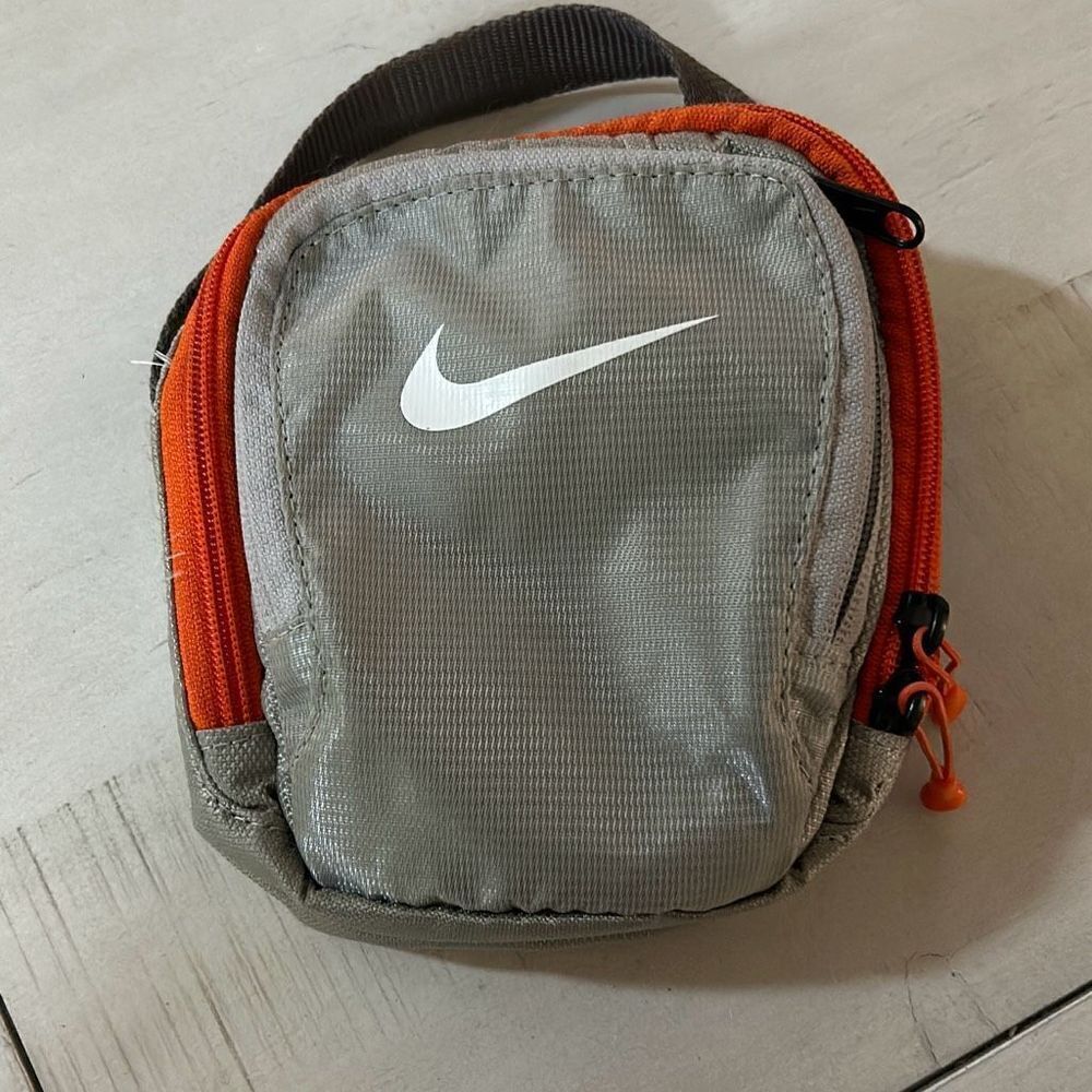 NIKE Organizer Bag